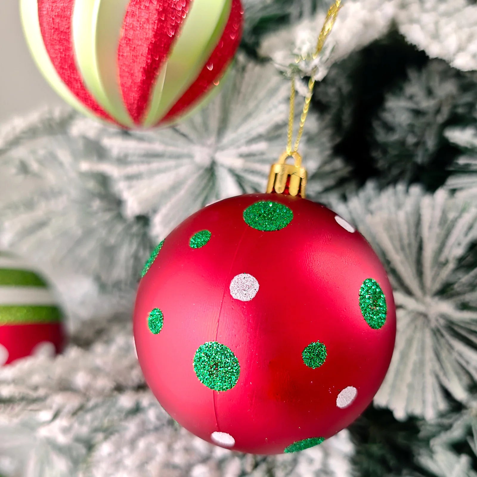 🎄 Grinch Kerstballen Set - 9, 12 of 34 ballen!