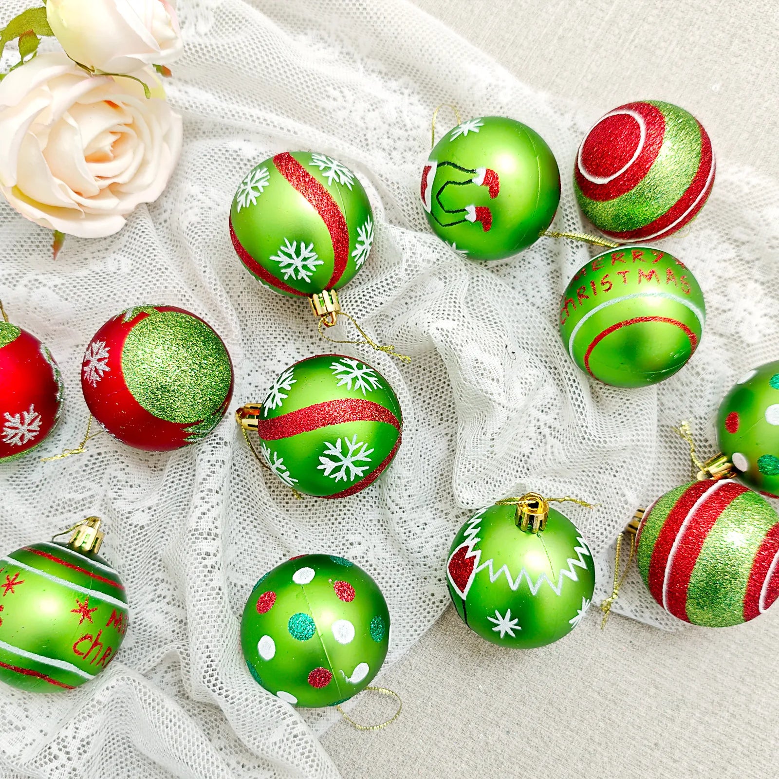 🎄 Grinch Kerstballen Set - 9, 12 of 34 ballen!