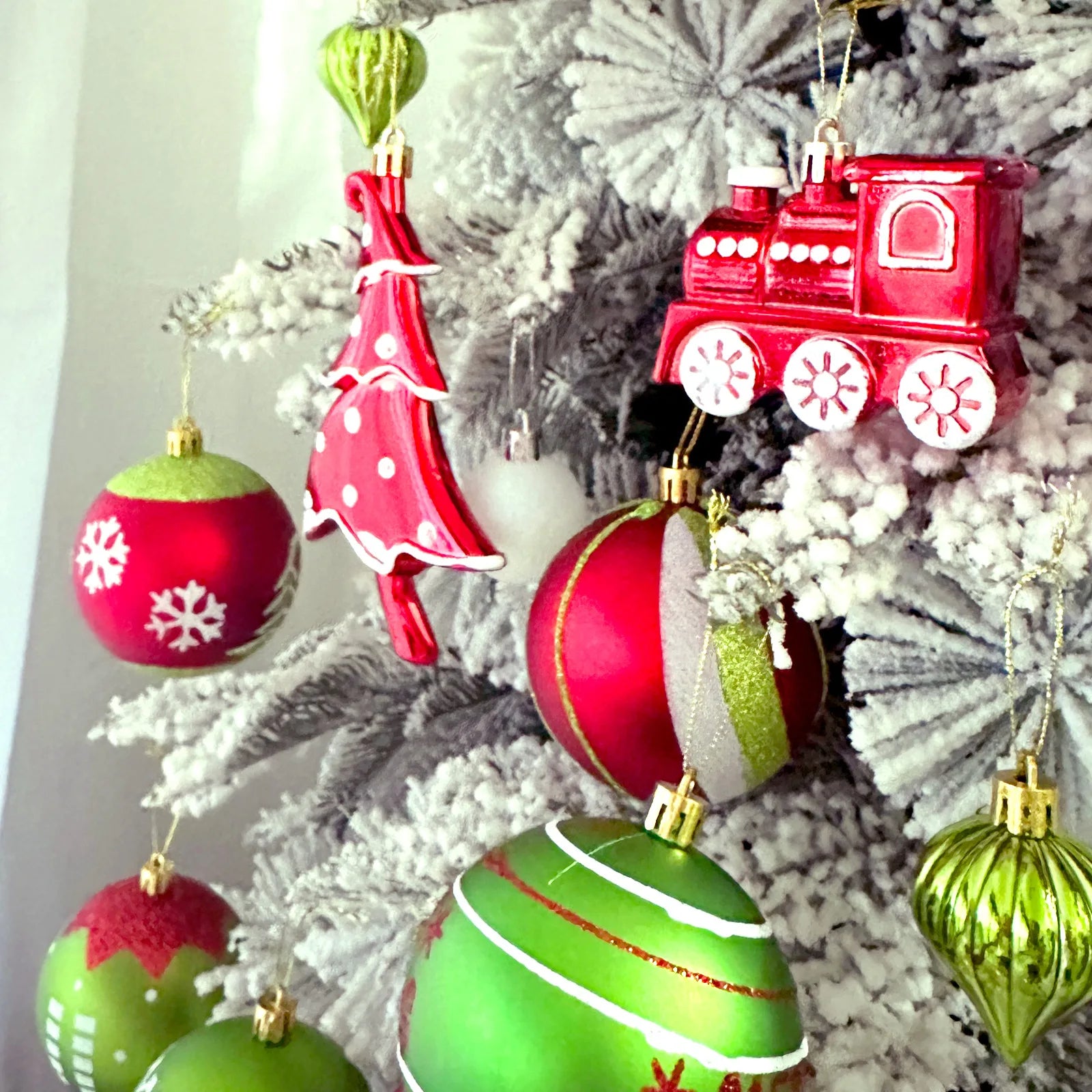 🎄 Grinch Kerstballen Set - 9, 12 of 34 ballen!